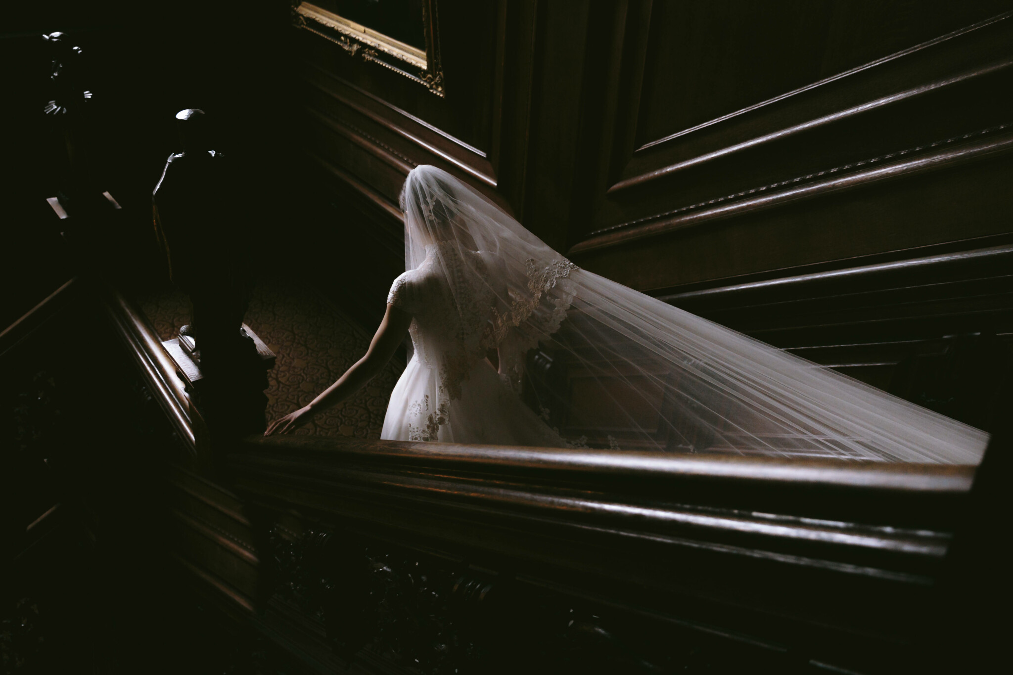 Phillipa_Lepley_bride_Eirian_corseted_high_neck_dress_sweet_pea_embroidery_veil