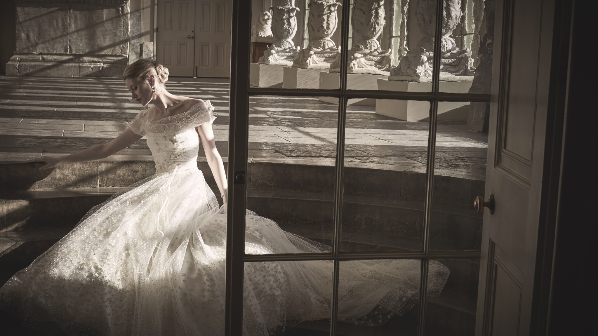 Phillipa-Lepley-Couture-Wedding-Dress-Diana-Dotty-Falling-Flowers