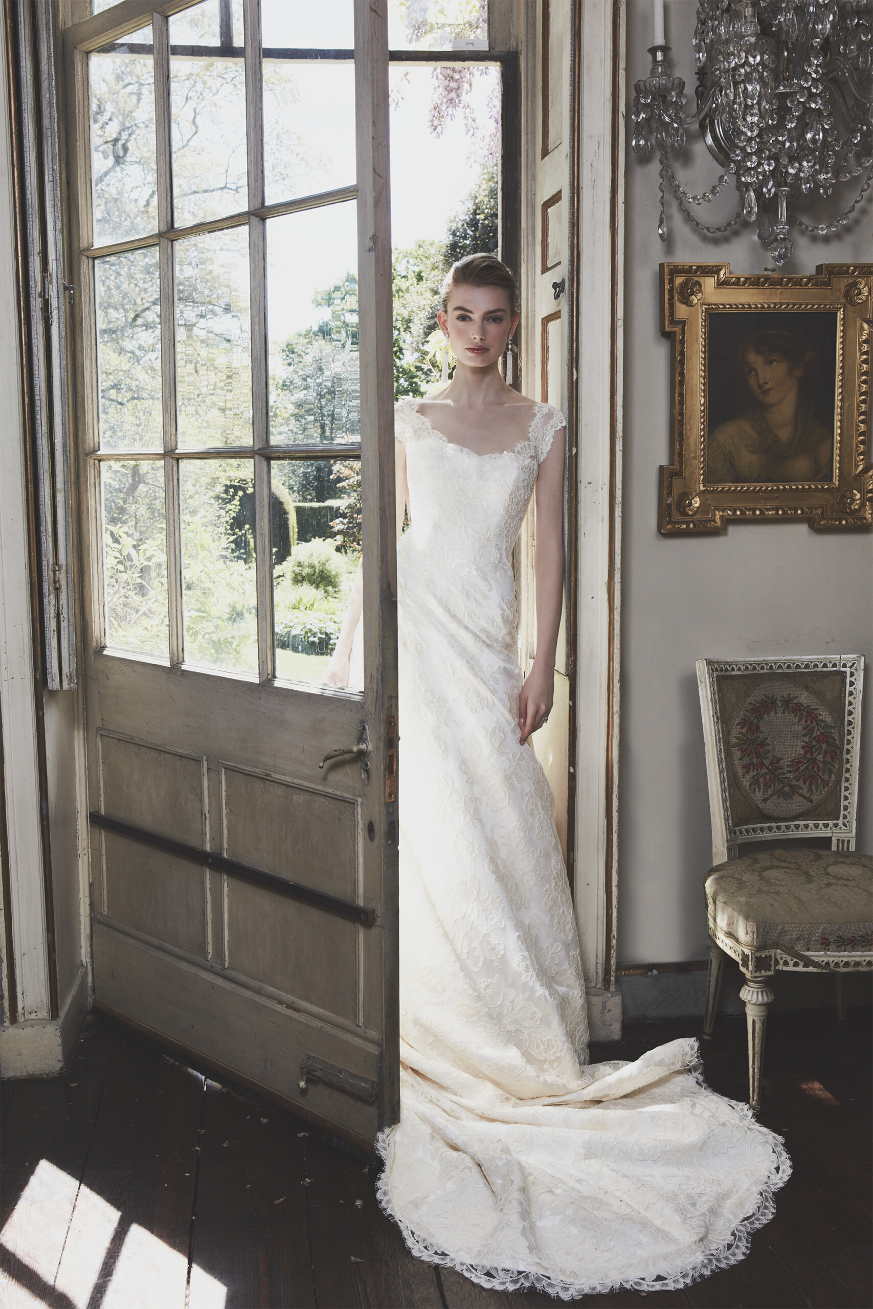 Phillipa-Lepley-Couture-Wedding-Dress-Baby-Olinda-Mixed-Briar-Roses-All-Over-Lace-Full-Skirt-Lace-Strap-Corset-Long-Train