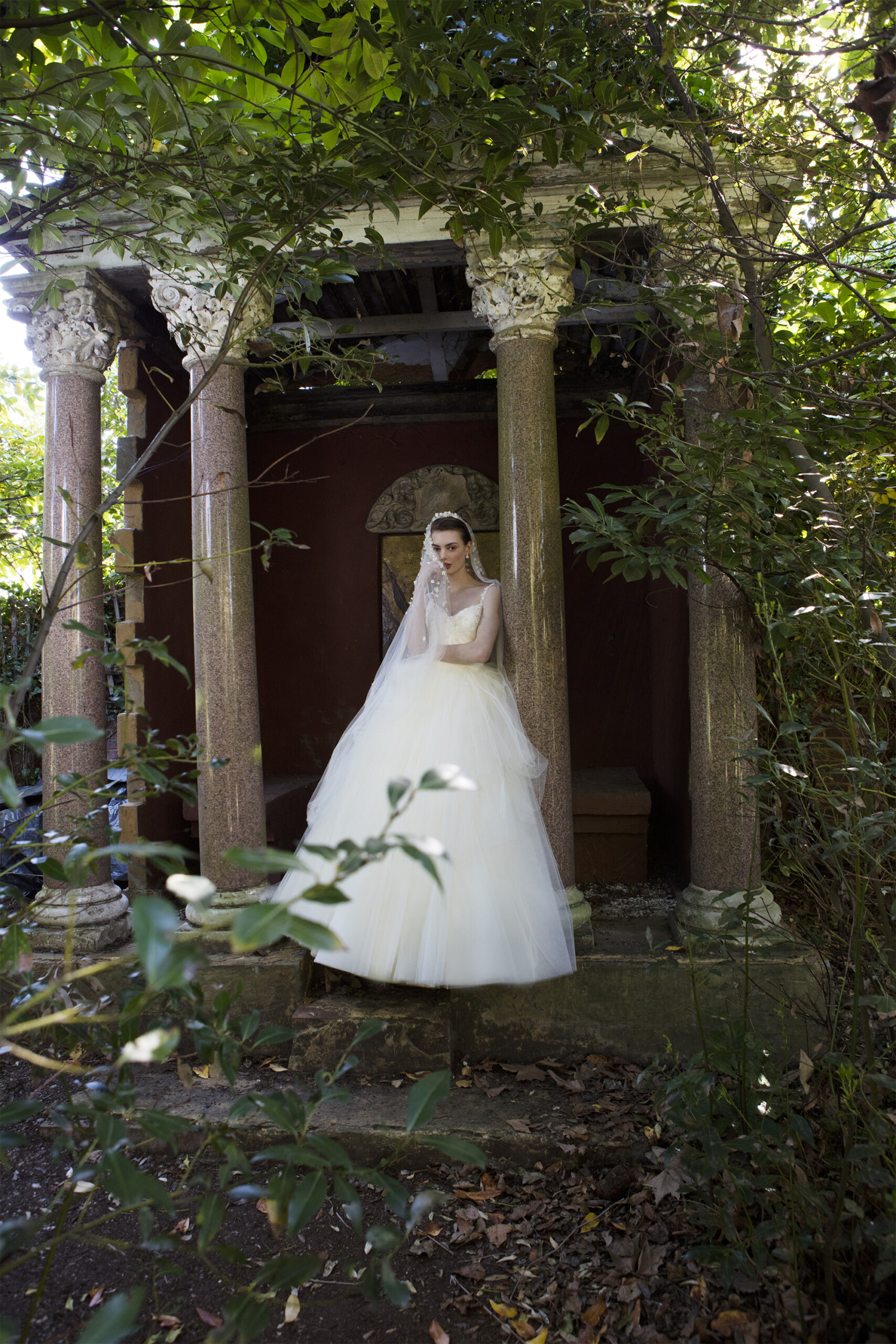 Phillipa-Lepley-Couture-Wedding-Dress-Grand-Tulle-Surprise-Embroidered-Tulle-Ballgown-With-Veil