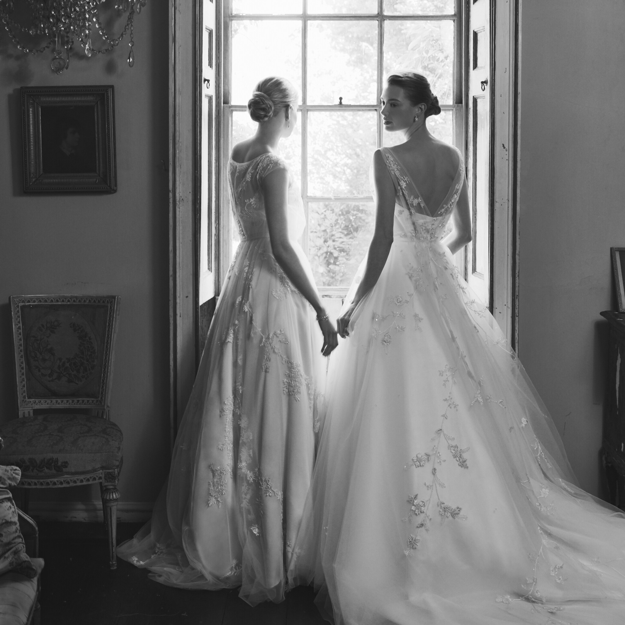 Phillipa-Lepley-Couture-Wedding-Dress-London-Frothy-Flowers-Tulle-Embroidered-Ballgown-V-Neck-Corset