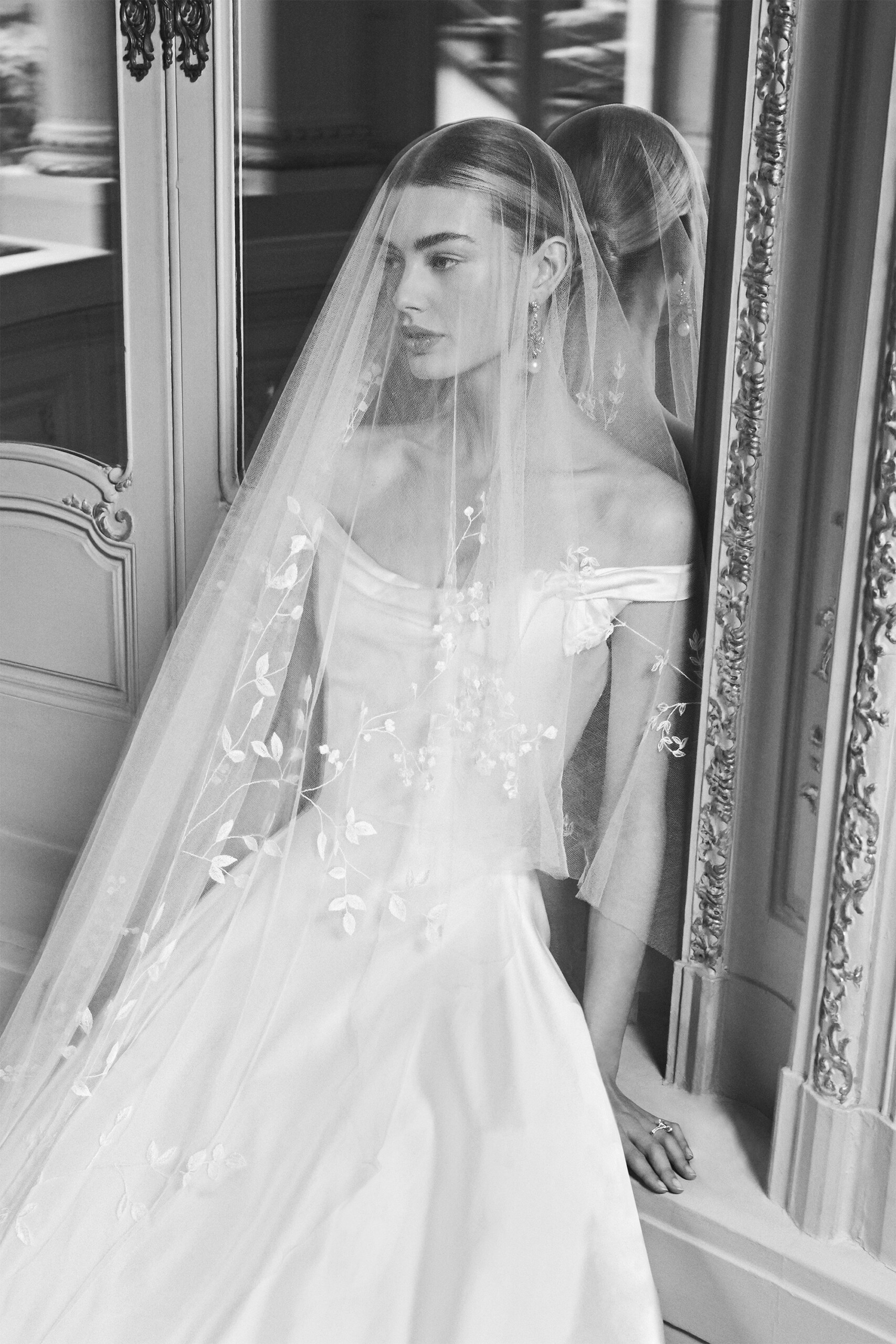 Phillipa-Lepley-Couture-Wedding-Dress-London-UK-Designer-Bespoke-Couture-Vienna-Decollete-Bow