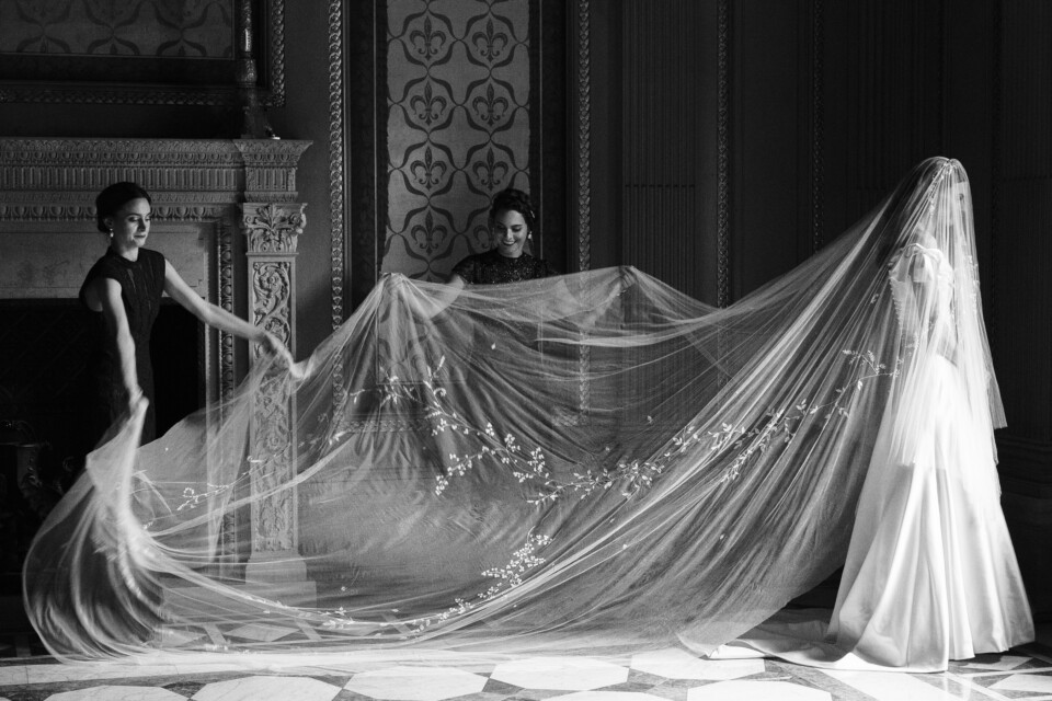 Phillipa-Lepley-Couture-Real-Bride-Kalliope-Bespoke-Embroidered-Veil
