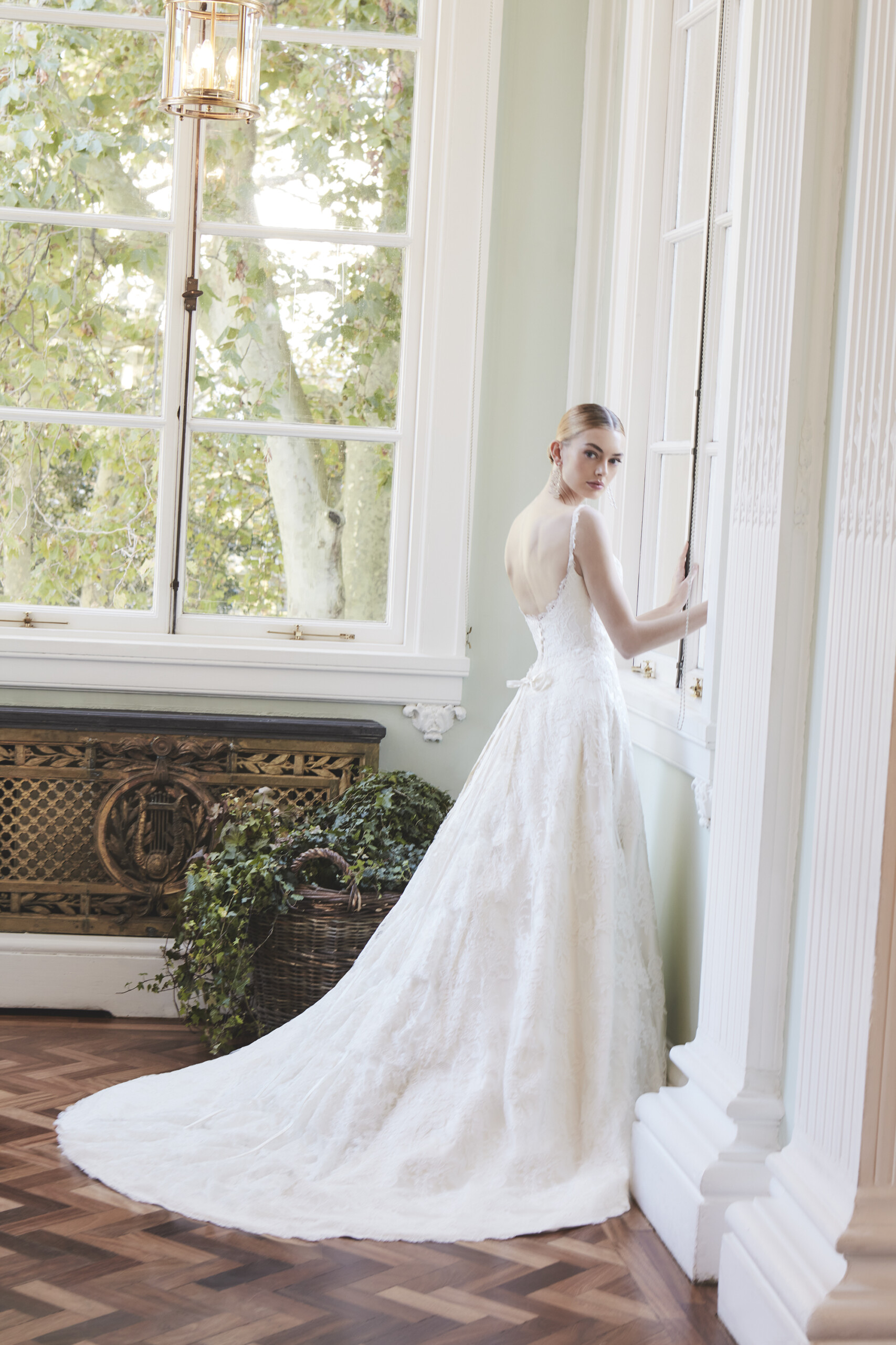 Phillipa-Lepley-Couture-Wedding-Dress-Symmetrical-Scroll-Tied-Back-1