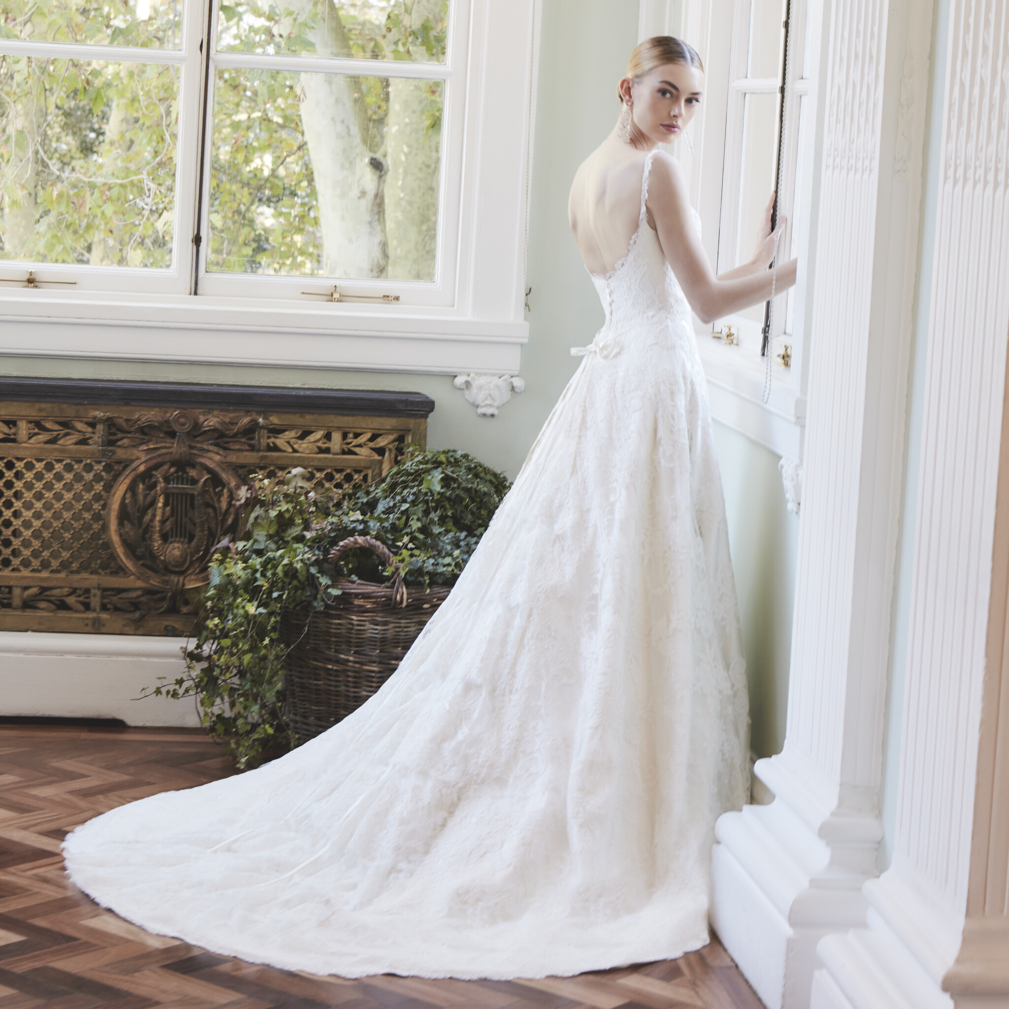 Phillipa-Lepley-Couture-Wedding-Dress-Symmetrical-Scroll-Tied-Back-1