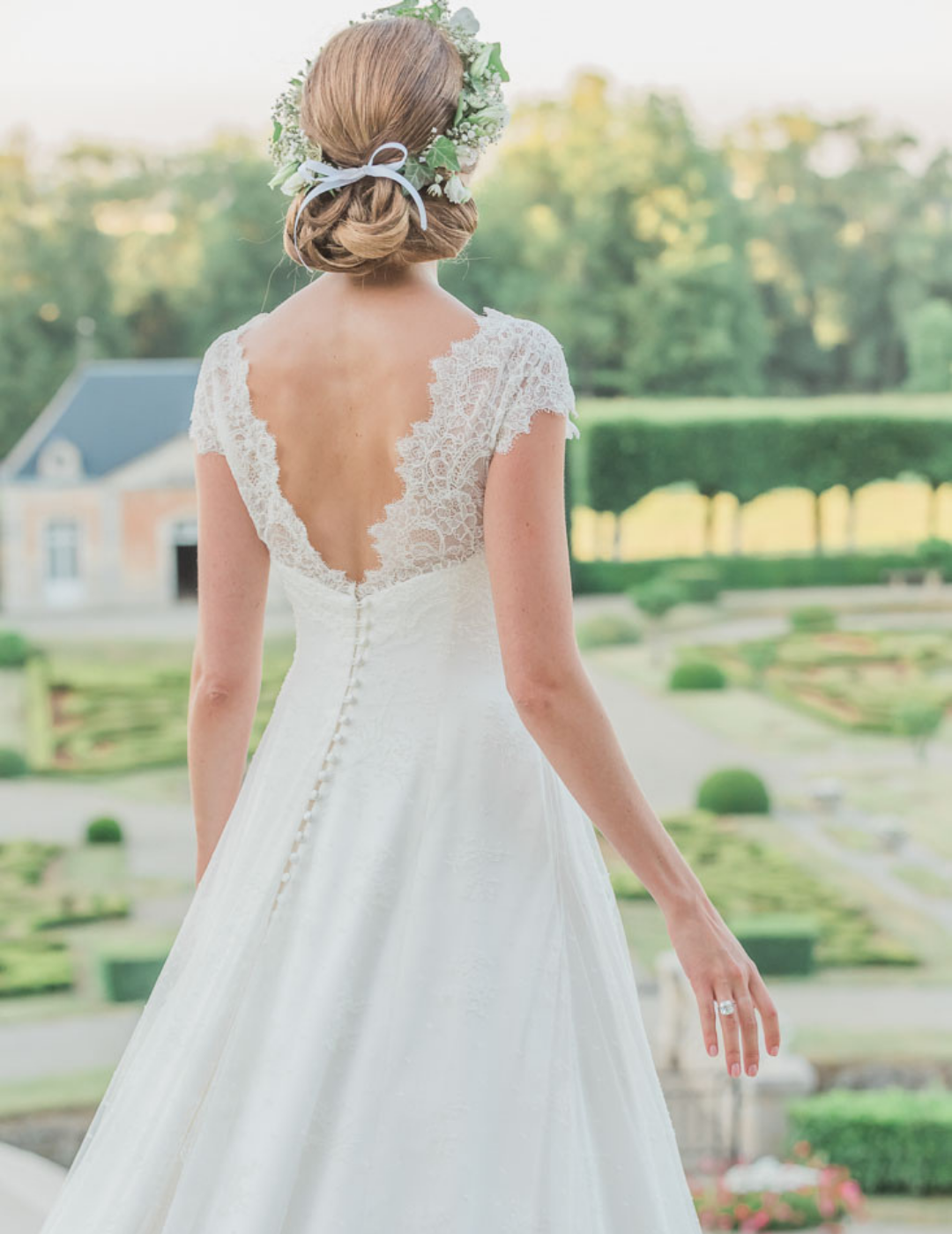 Phillipa_Lepley_Bride_Alizee_Buttercup_Lace_Vstrap_Wedding_Dress