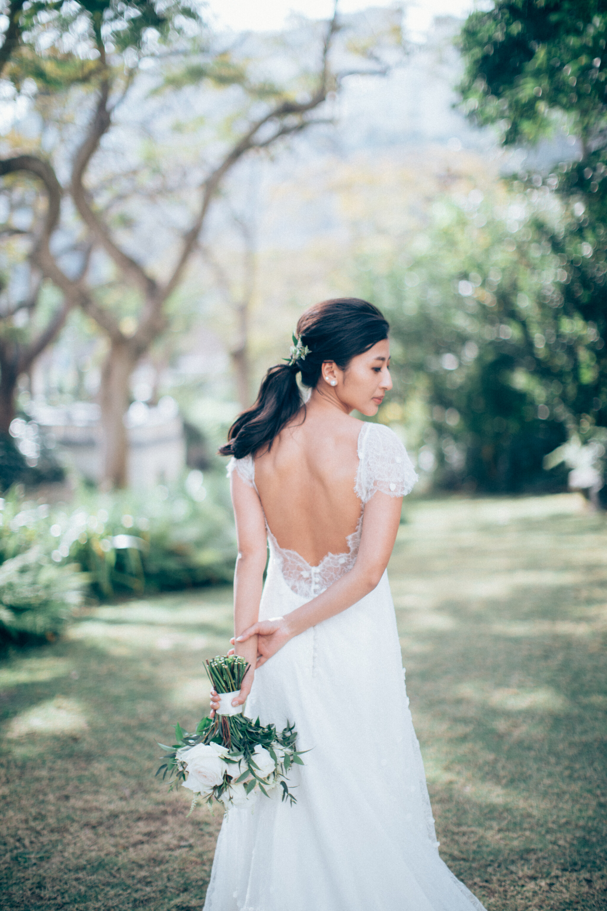 Phillipa_Lepley_Bride_Vivien_Backless_Wedding_Dress
