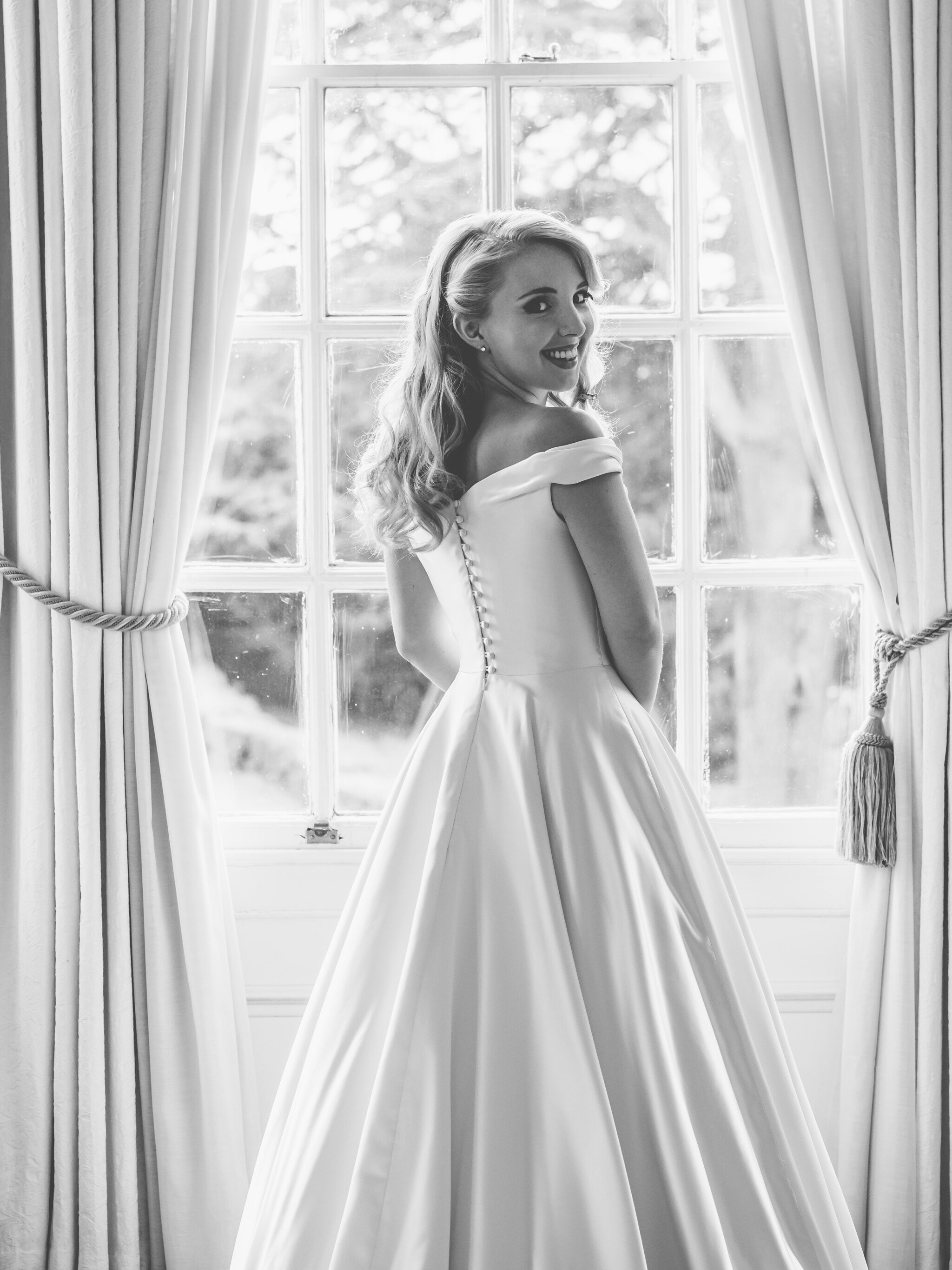Phillipa_Lepley_Couture_Real_Bride_Rebecca_Duchess_Satin_Off_The_Shoulder_Neckline_Tied_With_Bow_2