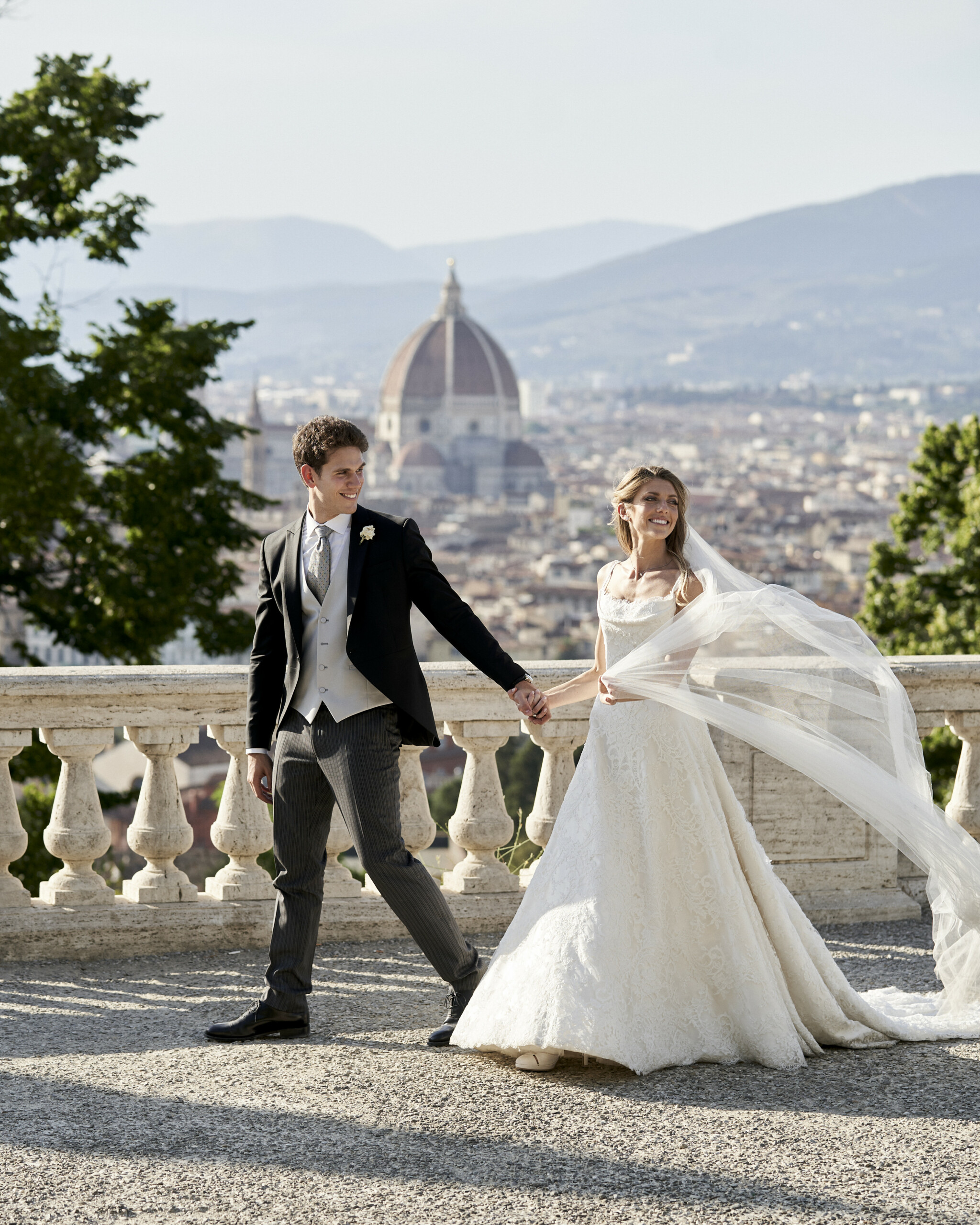 Phillipa_Lepley_Bride_Lisa_Symmetrical_Scroll_Tied_Back_Long_Plain_Single_Tier_Veil