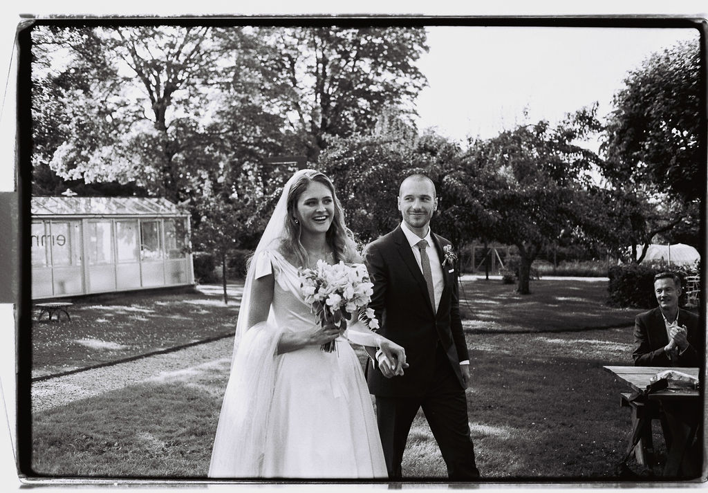 Phillipa_Lepley_Bride_Alexia_Ivory_Vienna_Crossover_Woodland_Leaves_Veil