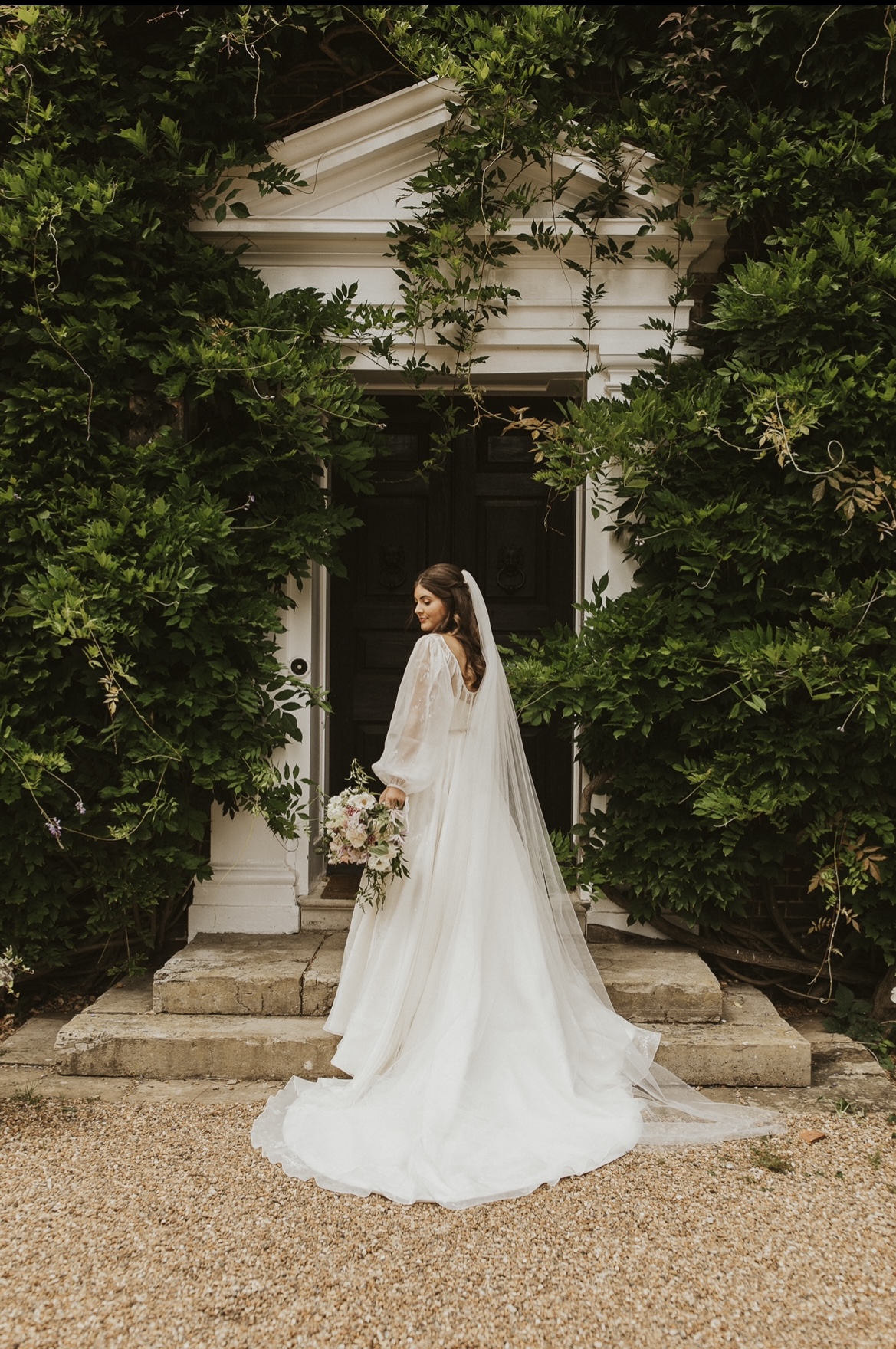 Phillipa_Lepley_Bride_Sophie_Vienna_Wisteria_Organza