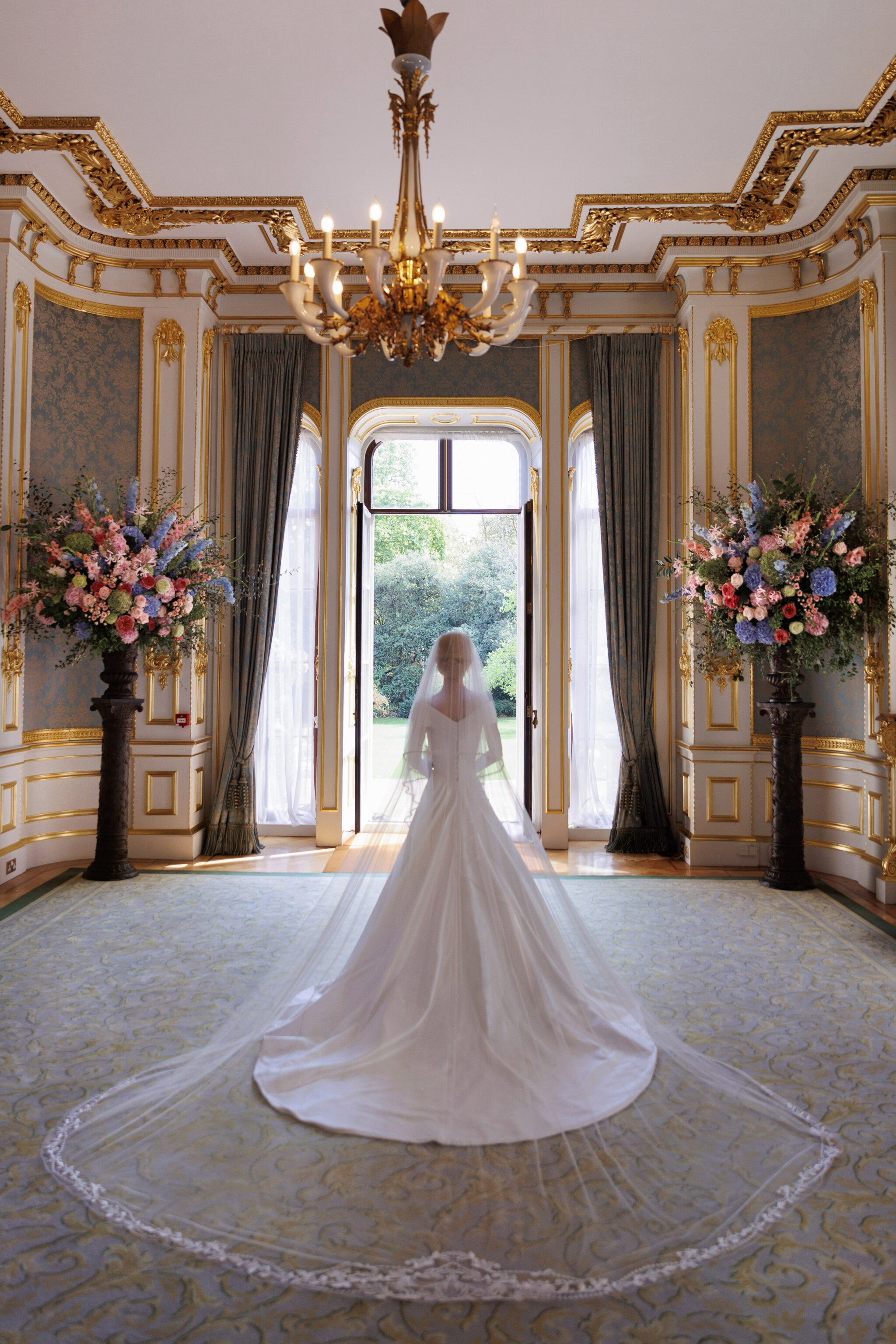 Phillipa_Lepley_Bride_Skylar_Bespoke_White_Silk_Dress_Bespoke_Veil