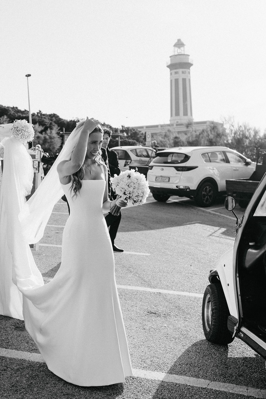 Phillipa_Lepley_Bride_Emma_Bespoke_Nude_Tallulah_Crepe_Sqaure_Neckline
