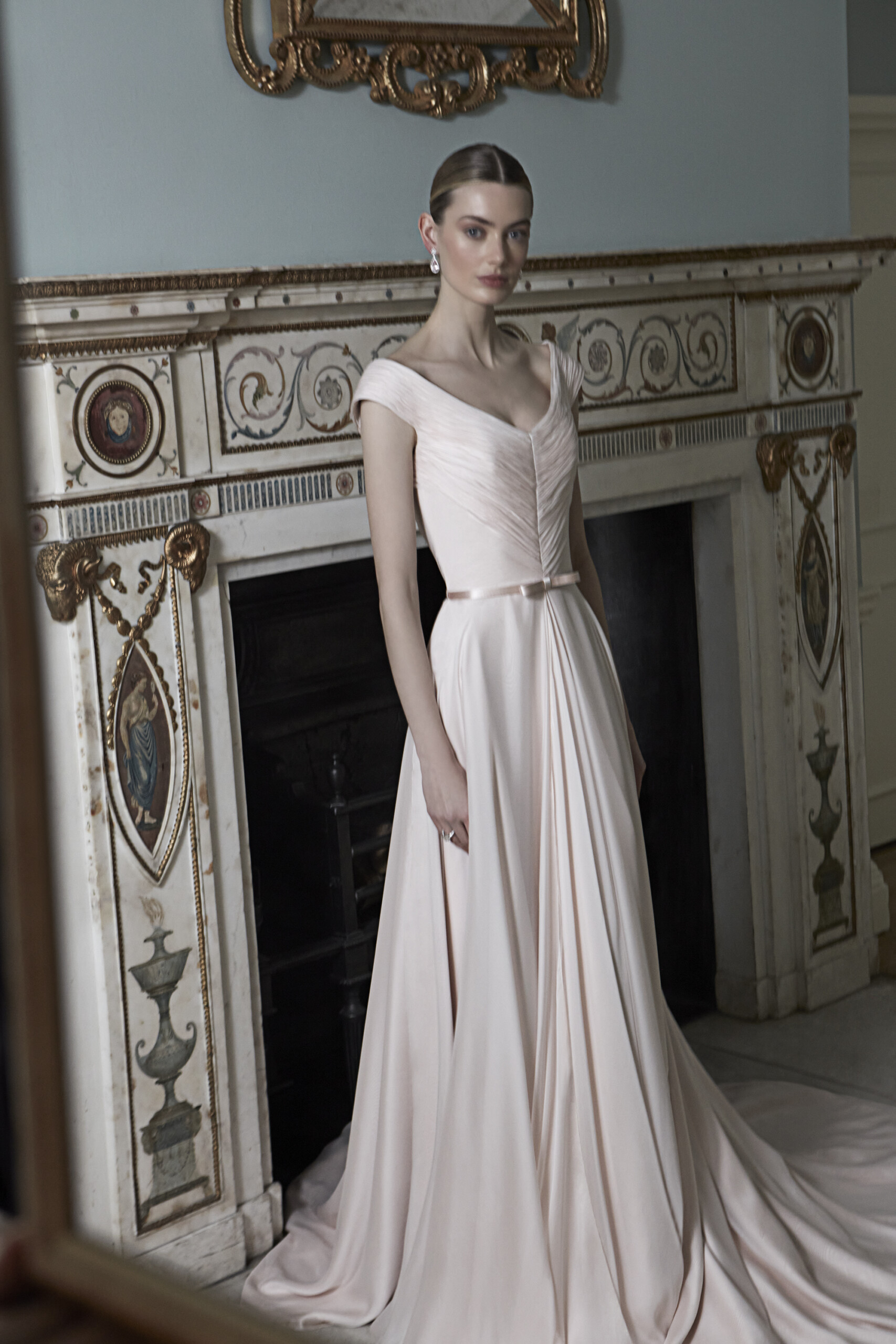 Phillipa-Lepley-Couture-Eveningwear-Dress-Love-Swan