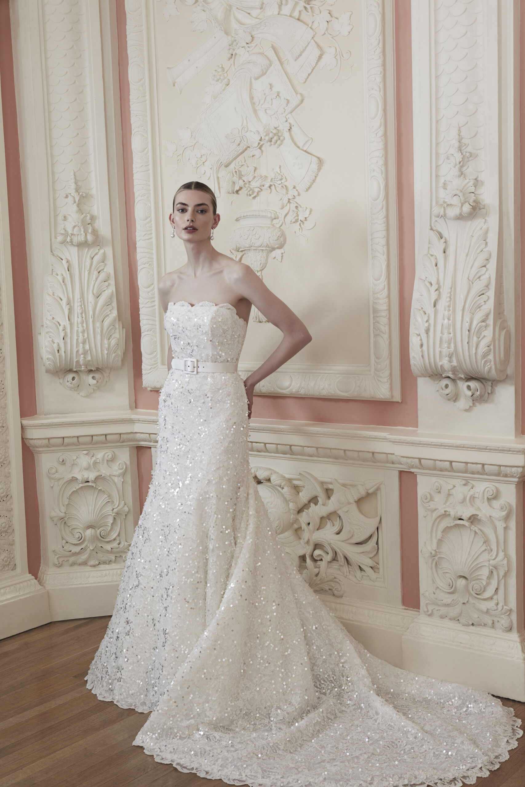 Phillipa-Lepley-Couture-Wedding-Dress-Pivoine-Lace-Muse