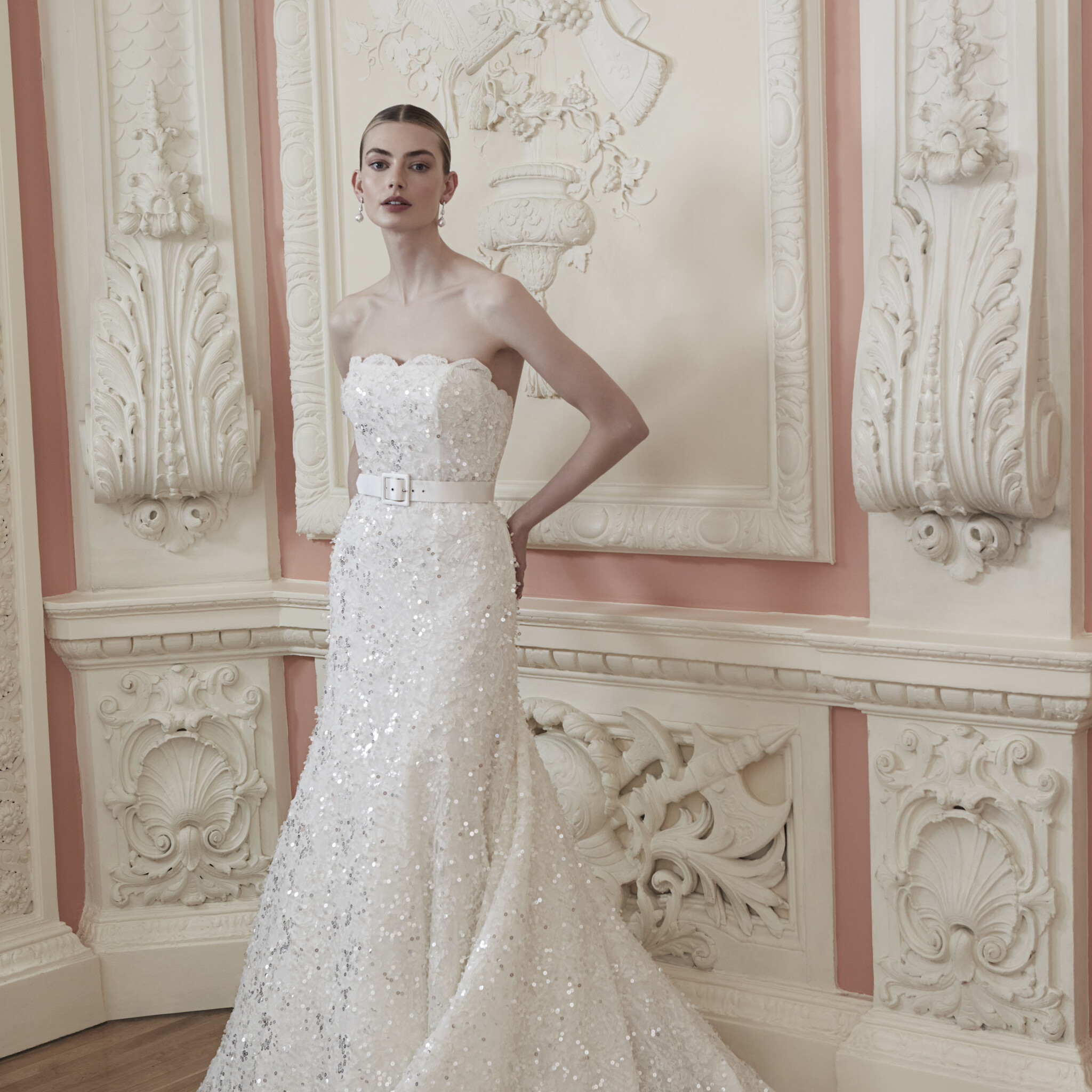 Phillipa-Lepley-Couture-Wedding-Dress-Pivoine-Lace-Muse