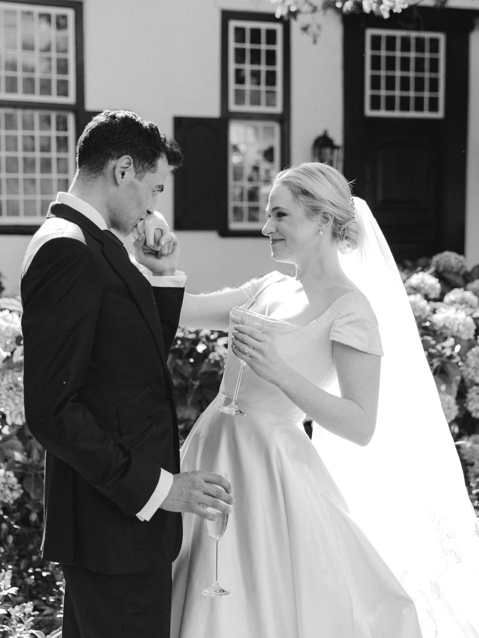 Phillipa Lepley Bride Caroline De Chastelain