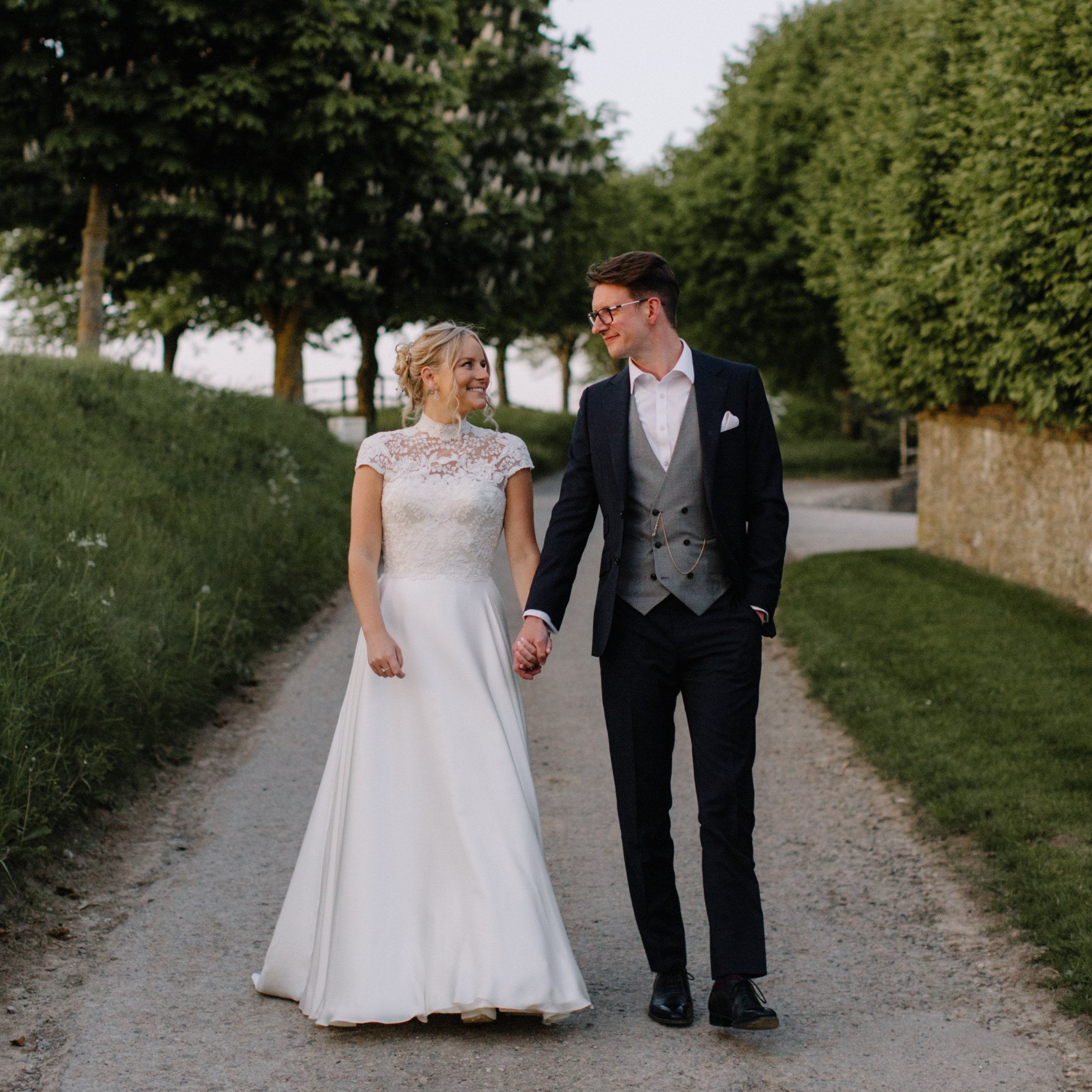 Phillipa_Lepley_Bride_Tabitha_High_Neck_Embroidered_Wedding_Dress_Cap_Sleeves