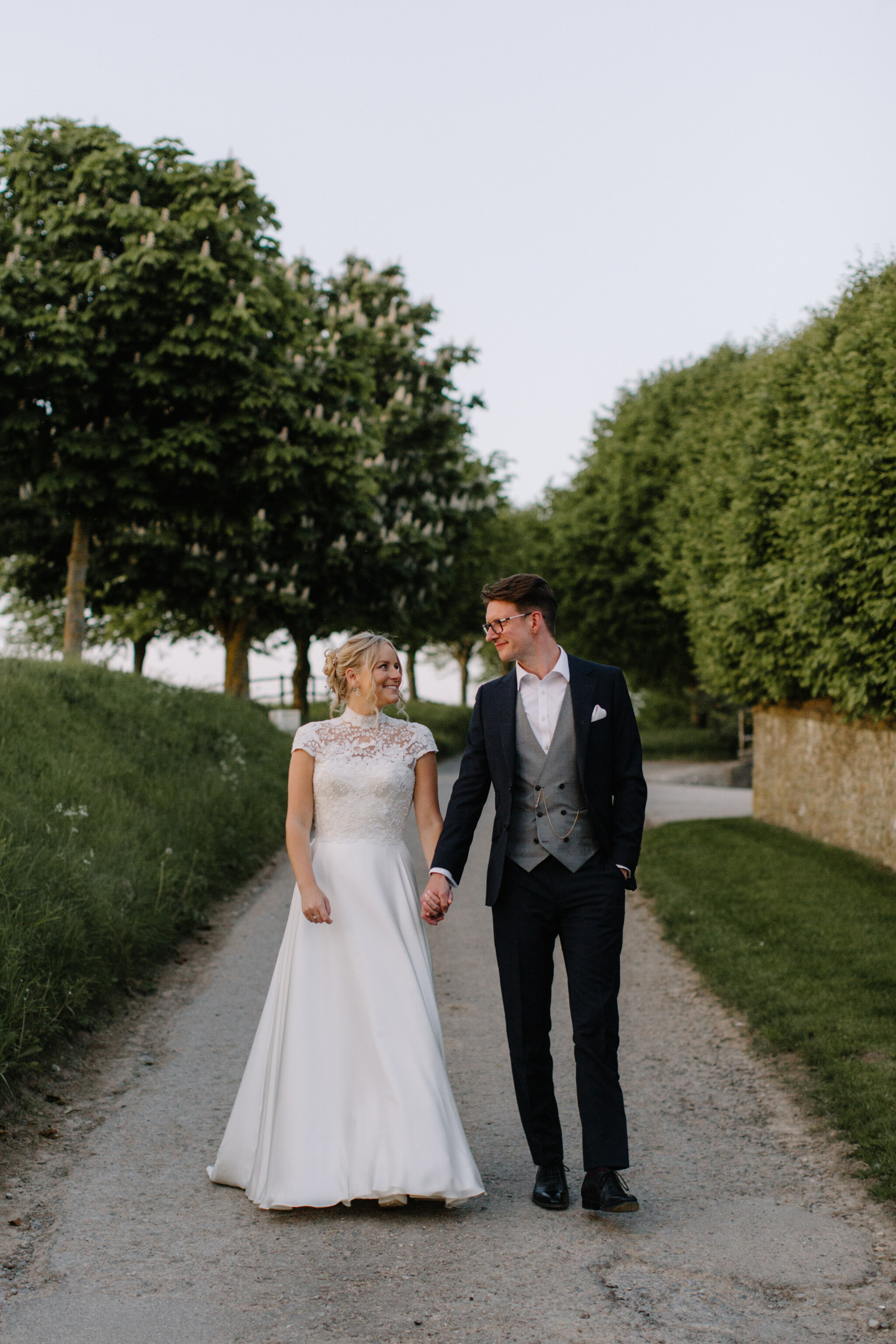Phillipa_Lepley_Bride_Tabitha_High_Neck_Embroidered_Wedding_Dress_Cap_Sleeves