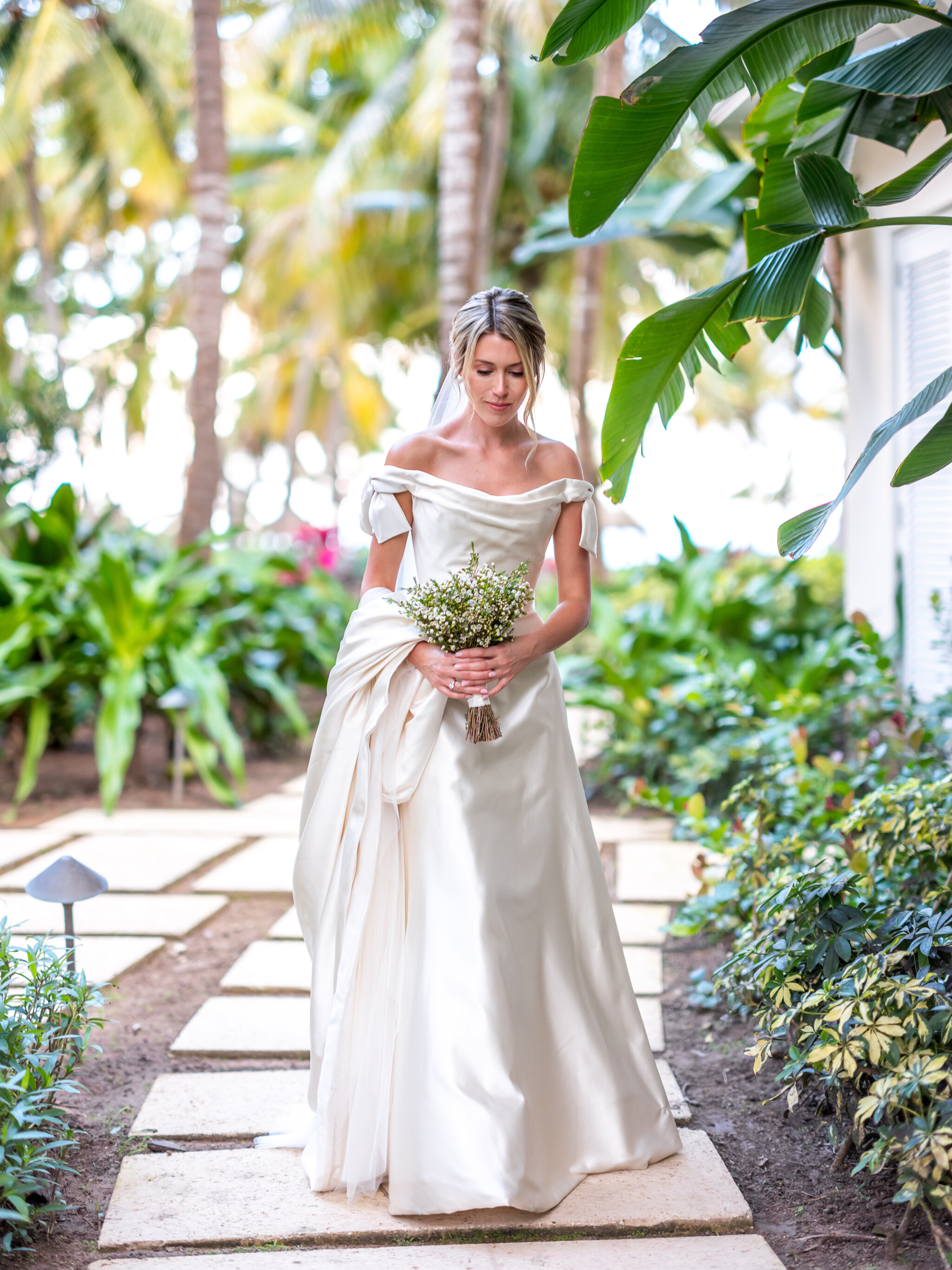 Phillipa_Lepley_Bride_Lizzy_Vogue_Wedding_Satin_Off_The_Shoulder_Wedding_Dress