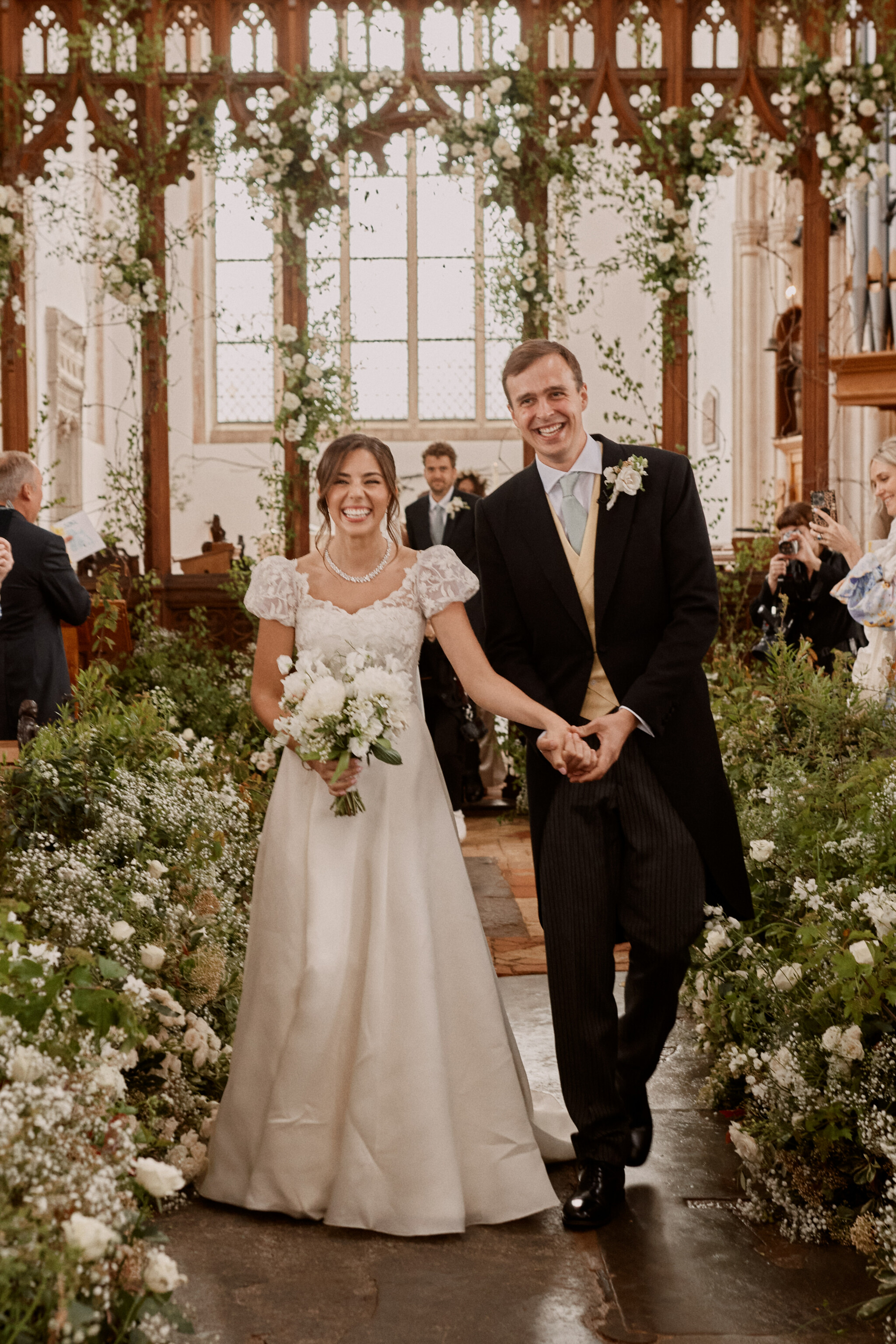 Phillipa_Lepley_Bride_Katya_Bespoke_Hand_Embroidered_Puff_Sleeve_V_Neck_Wedding_Dress