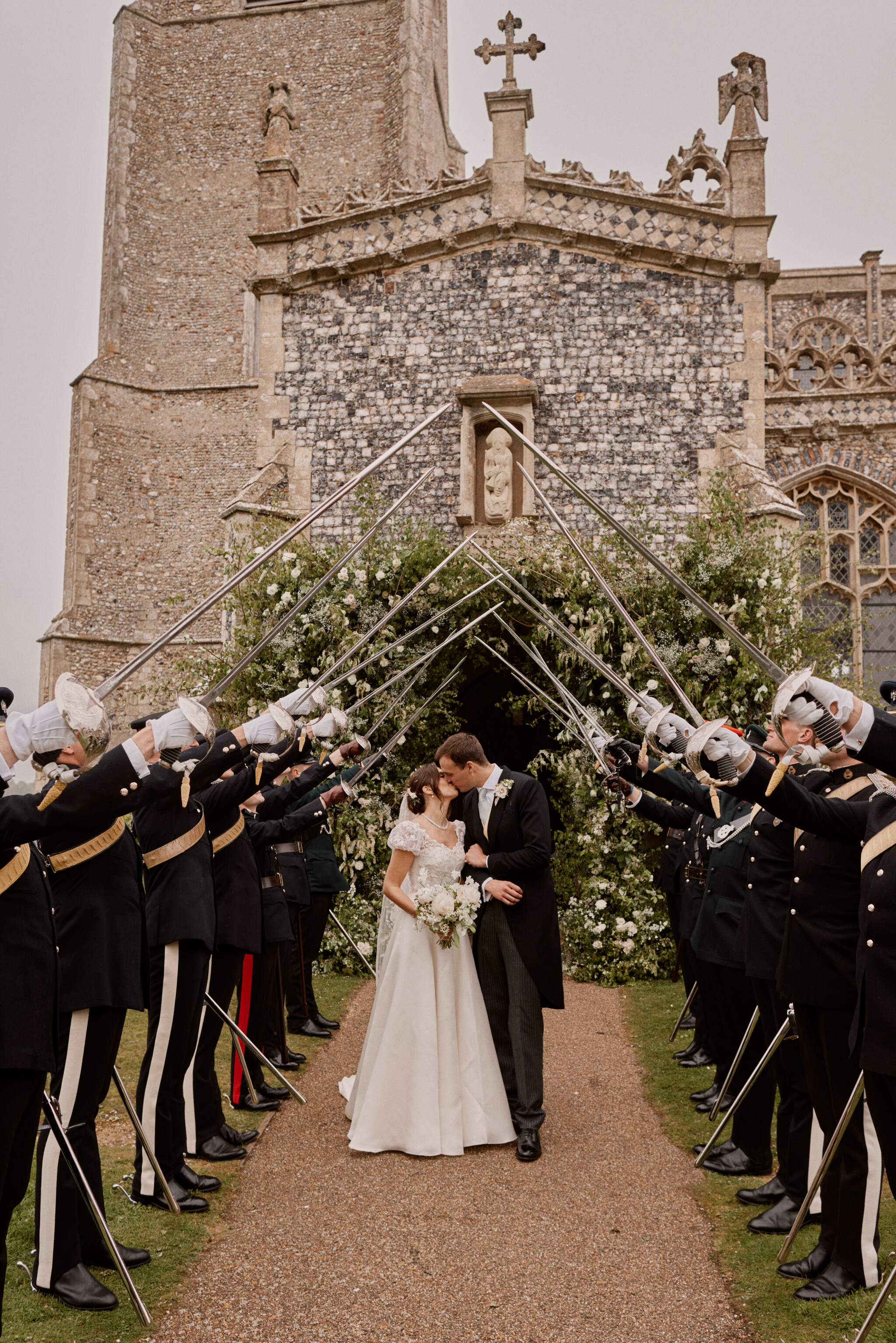 Phillipa_Lepley_Bride_Katya_Bespoke_Hand_Embroidered_Puff_Sleeve_V_Neck_Wedding_Dress