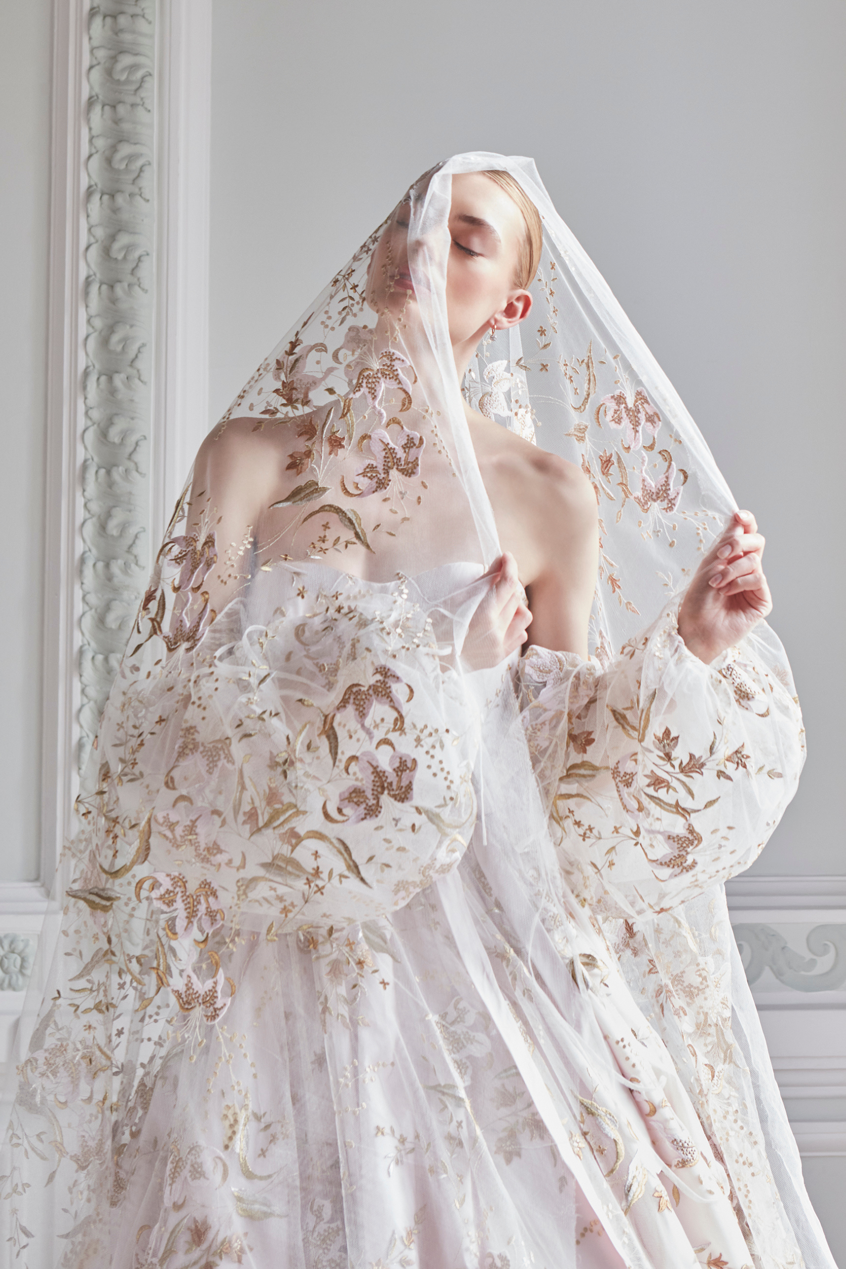 Phillipa-Lepley-Couture-Wedding-Dress-Toulouse-Stargazer-Veil