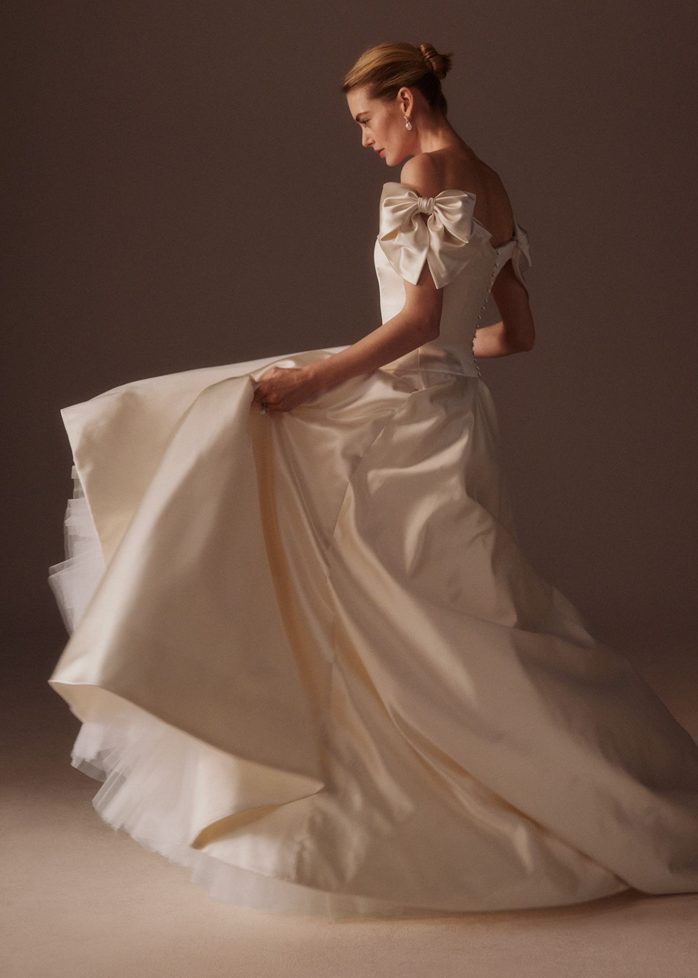 Phillipa_Lepley_Couture_Wedding_Dress_Grace_Collection_Bow_Belle