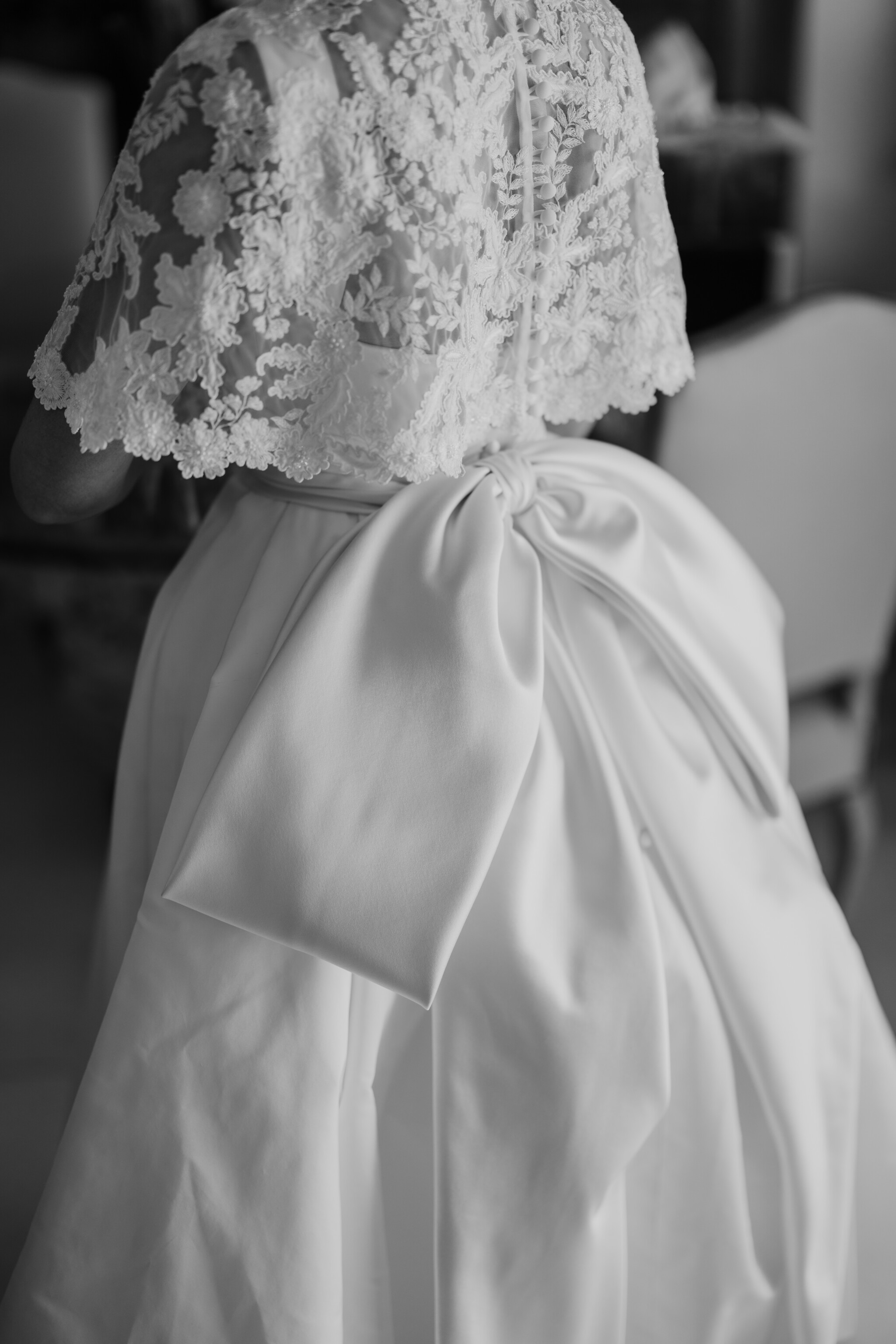Princess_Aisha_bint_Faisal_of_Jordan_Wears_Bespoke_Phillipa_Lepley_Wedding_Dress_ for_Jordanian_Royal_Wedding