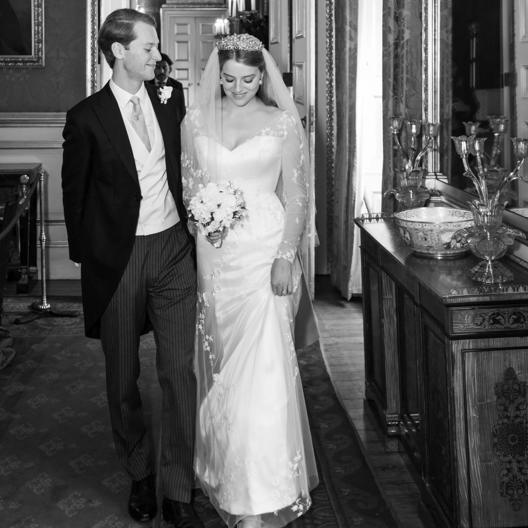 Phillipa-Lepley-Coutute-Flora-Oglivy-Vesterberg-Royal-Real-Bride