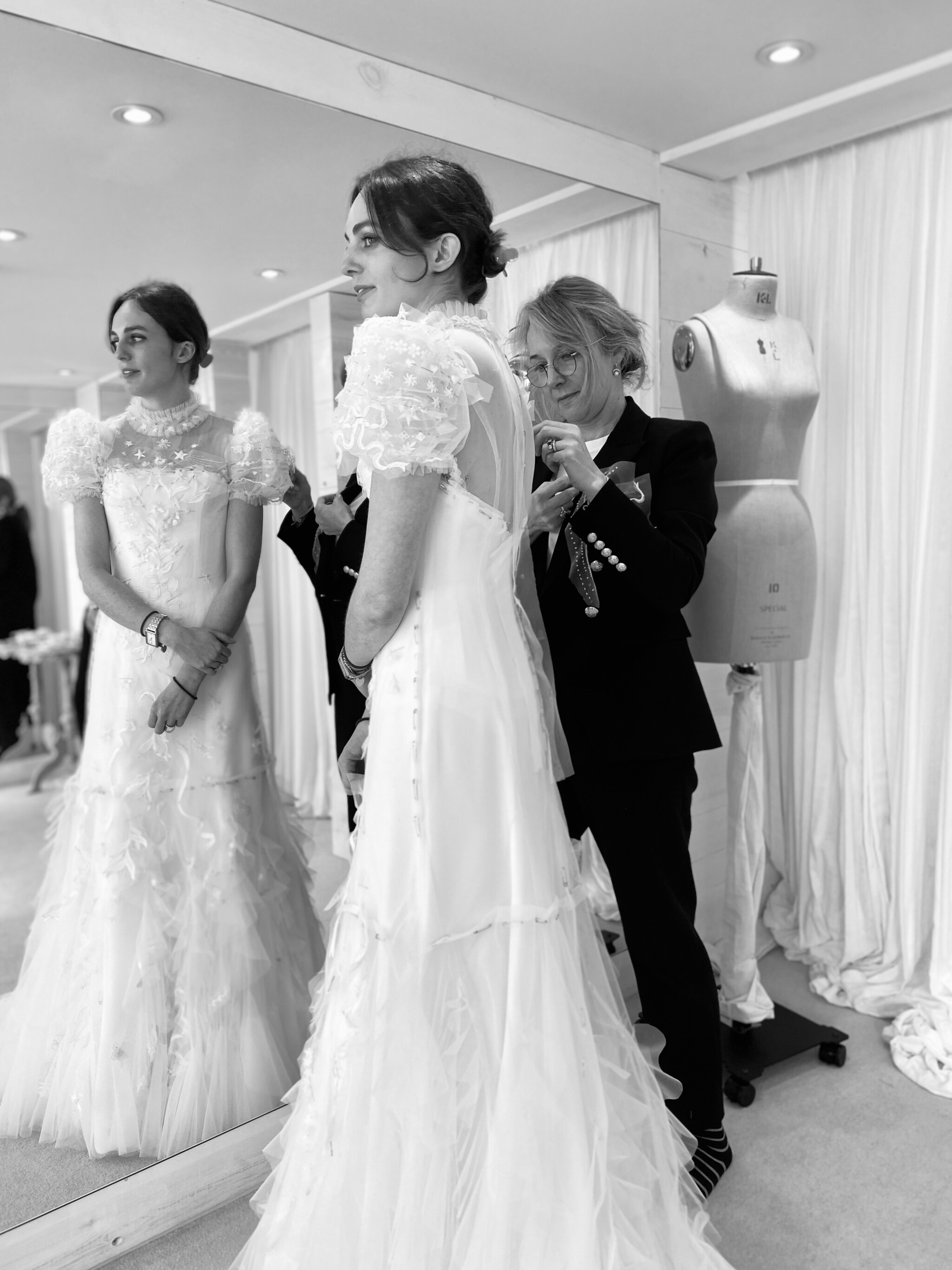 Phillipa_Lepley_Bespoke_Celestial_Puff_Sleeve_Wedding_Dress_Lady_Violet_Manners_Viscountess_Garnock_Wedding_At_ Belvoir_Castle