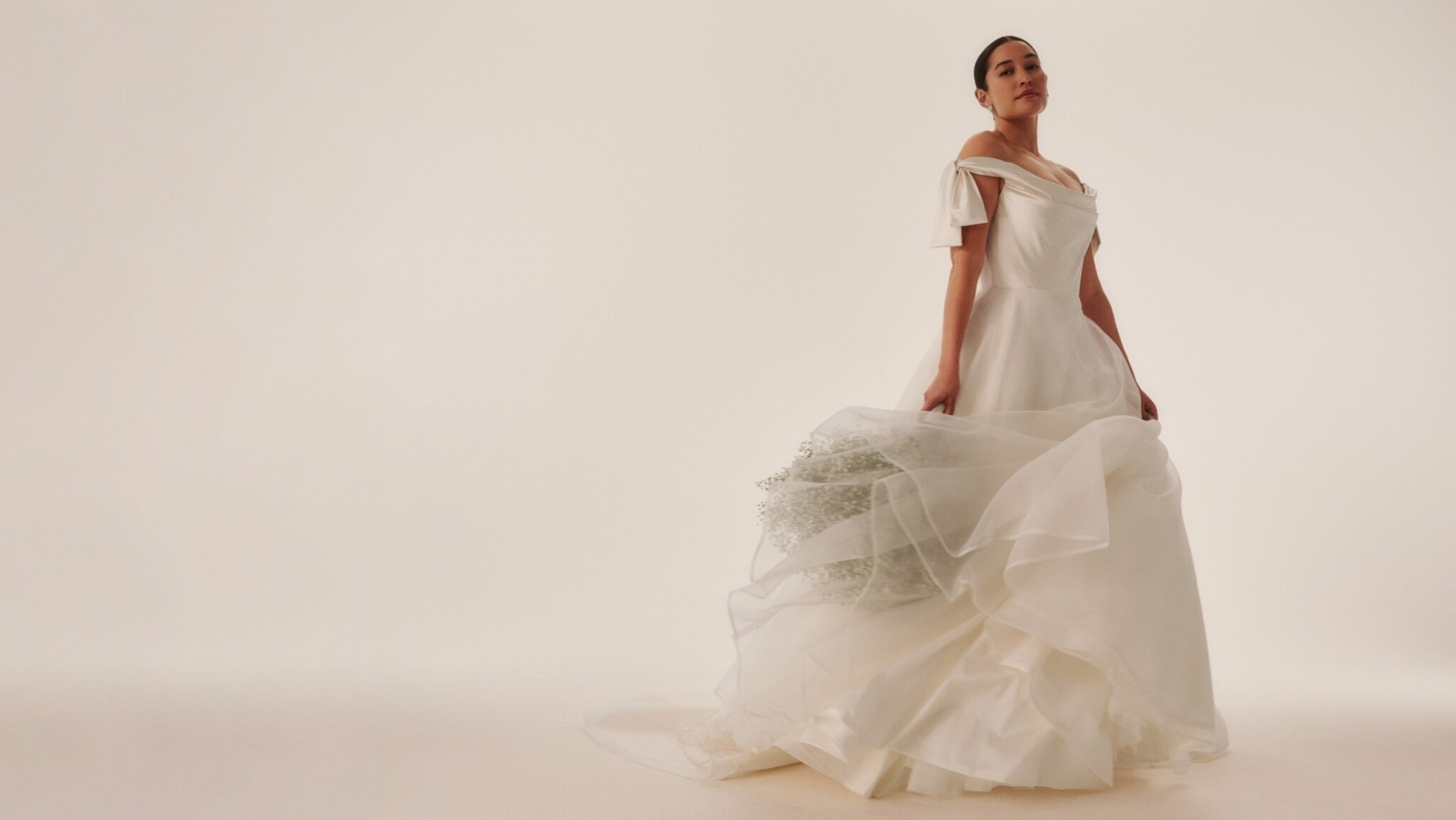 Phillipa_Lepley_Couture_Wedding_Dress_Grace_Collection_Vienna_Low_Shoulder_Bow