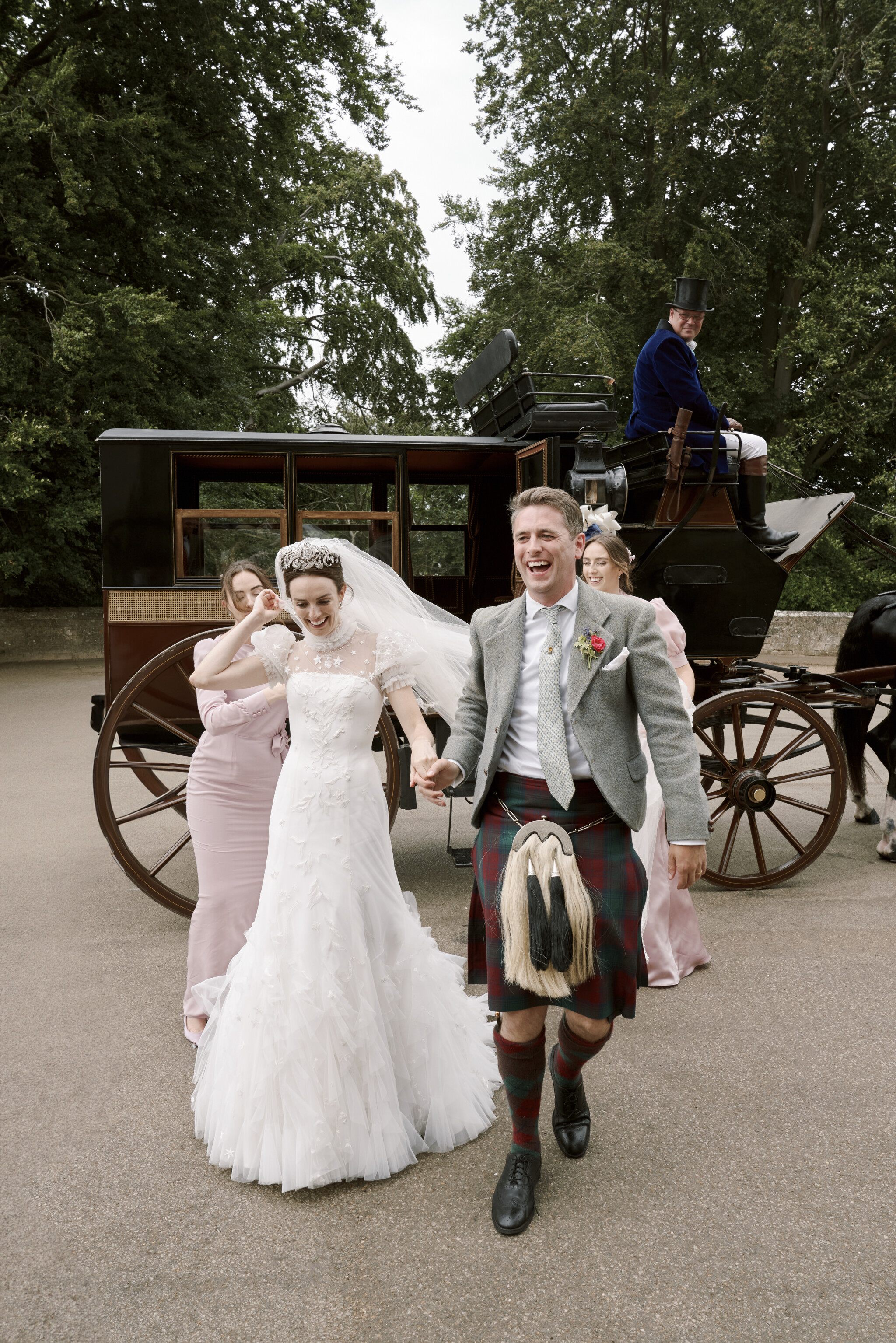 Phillipa_Lepley_Bespoke_Celestial_Puff_Sleeve_Wedding_Dress_Lady_Violet_Manners_Viscountess_Garnock_Wedding_At_ Belvoir_Castle