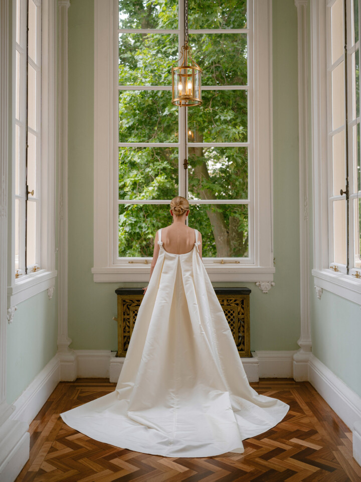 Phillipa Lepley Bride Sky Jessica Watteau Couture Duchess Satin Wedding Dress With Removable Watteau Train Victoria And Albert Museum Wedding London