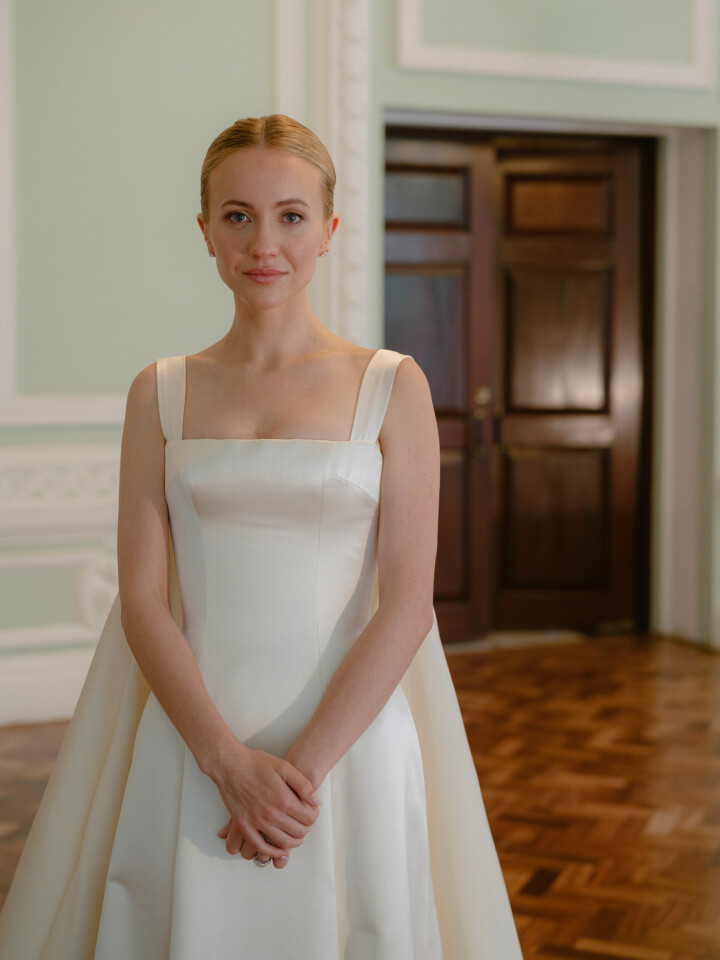 Phillipa Lepley Bride Sky Jessica Watteau Couture Duchess Satin Wedding Dress With Removable Watteau Train Victoria And Albert Museum Wedding London